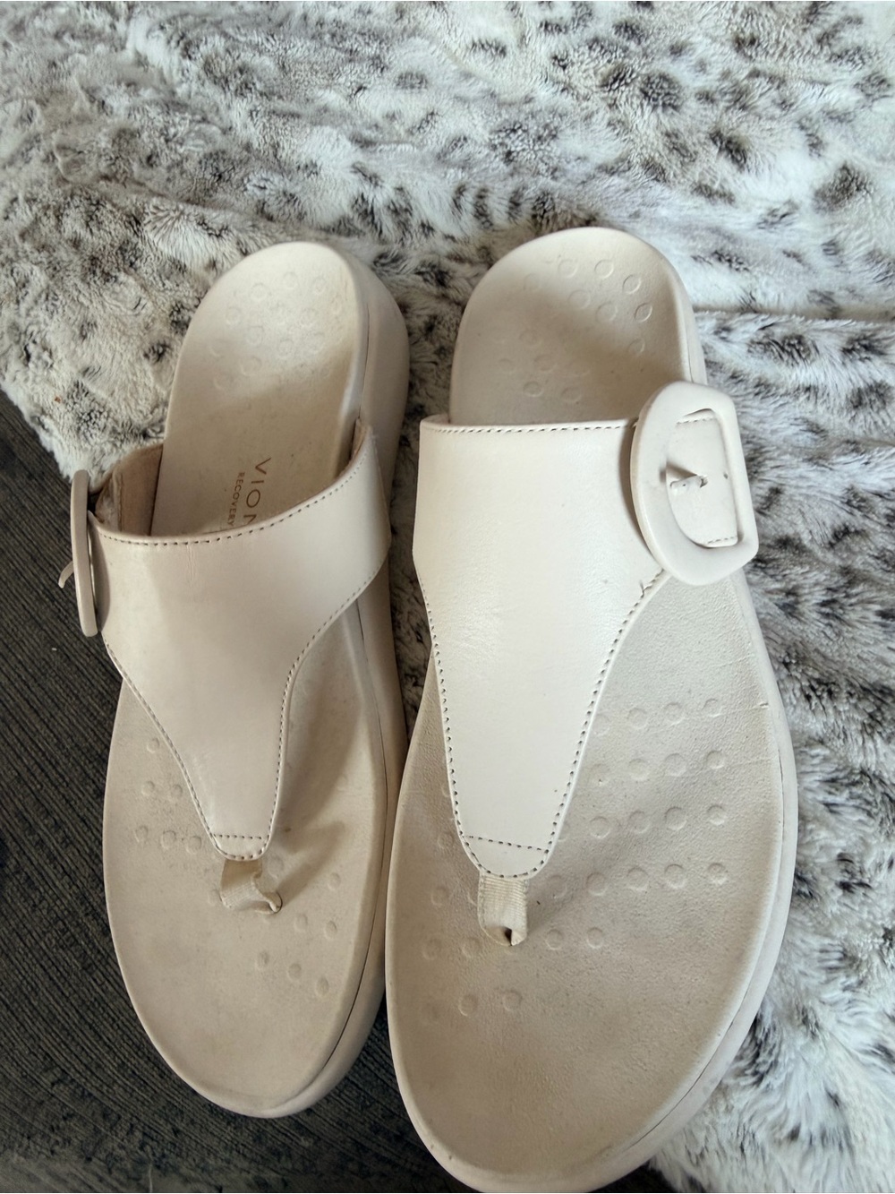 Vionic Women's Cream Recovery RX Thong Sandals - Picture 3 of 4